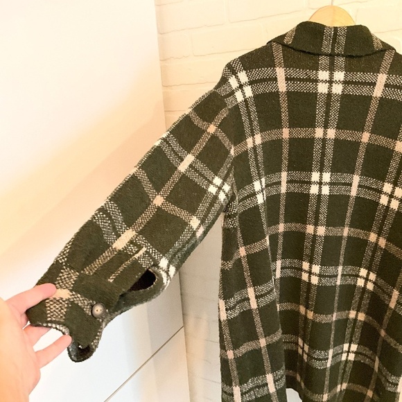 Rachel Zoe Shacket Plaid Cream Military Green Oversized Long sleeve Sz M - Picture 12 of 13